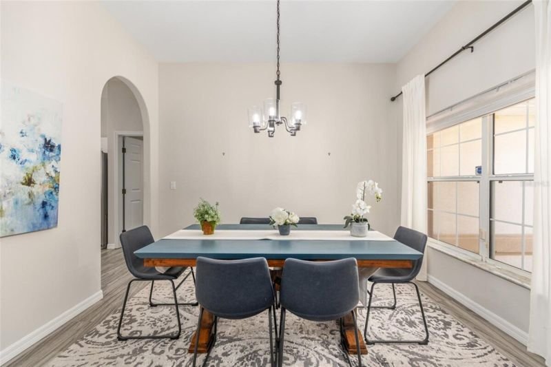 Formal dining, window