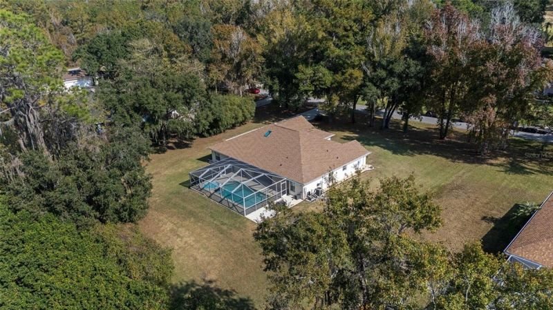 Aerial oblique, cage side